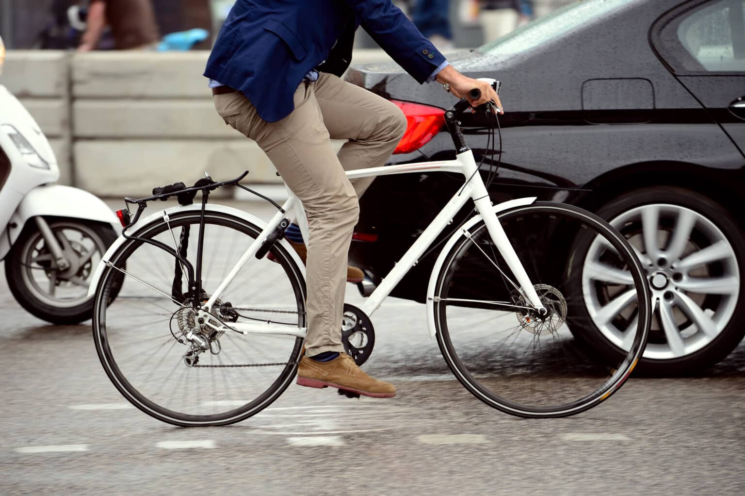 bicyclists-auto-crash