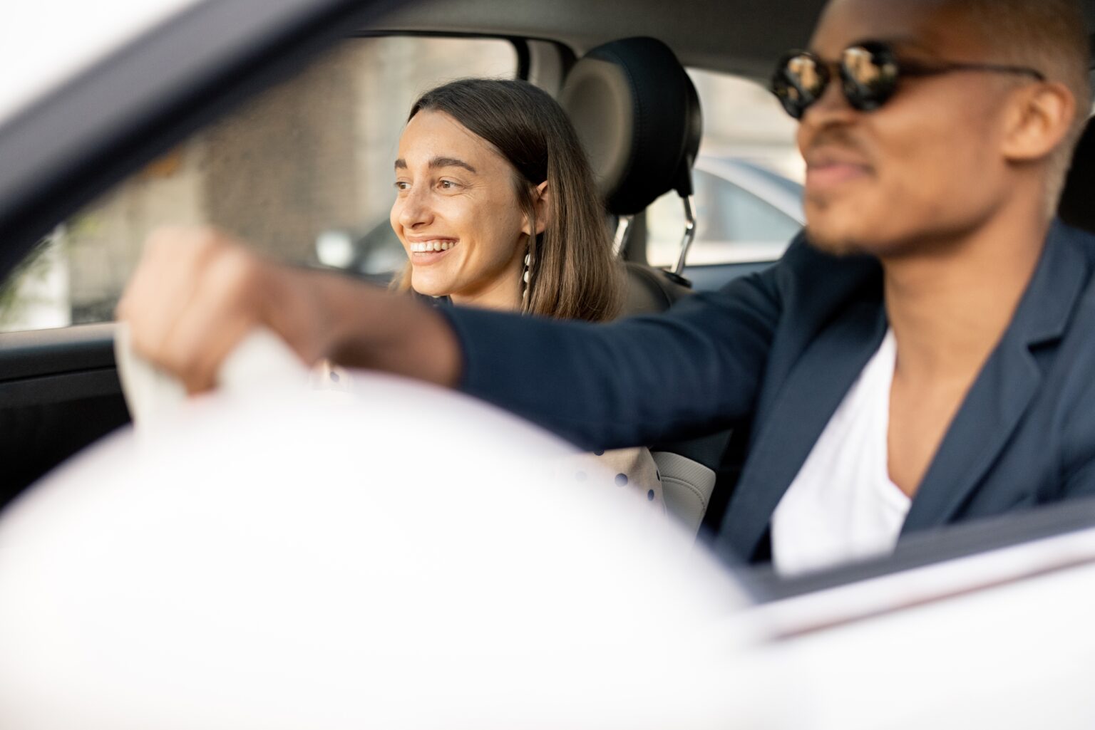 couple-driving