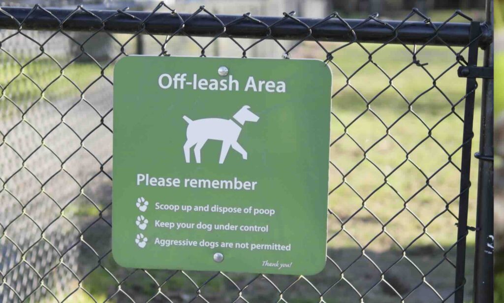 Off-leash area sign at a Texas dog park where dogs are allowed to play without a leash in designated areas | Daniel Stark Injury Lawyers